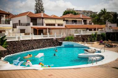 Sunny Large Terrace Apartment in Center of Las Americas