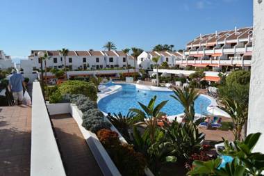 Apartment in Las Amerikas first line