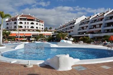 Apartment in Las Amerikas first line