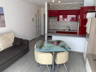 Las Floritas - Las Americas