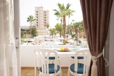 Adults Only Sunny Quiet Apartment in Center of Las Americas