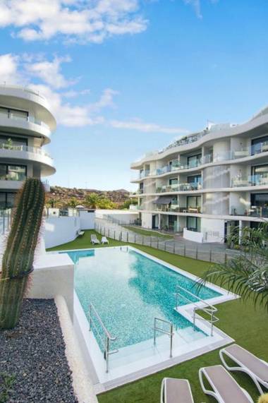 Luxury Apartment parking terrace pool.