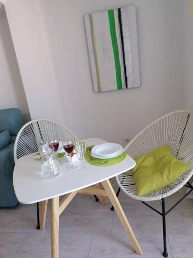 Golden View Holiday Home