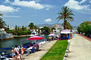 BASIC CONFORT Apartamento Port Segre