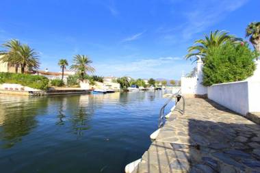 Leon Inmo Noguera 45 B - 10074