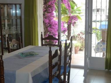 apartamento en planta baja directo al canal ref 81