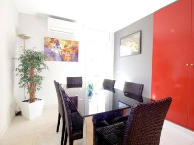 3 bedrooms villa with private pool and enclosed garden at Empuriabrava