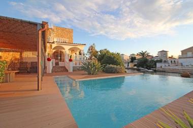 Apart-rent Villa Fluvia