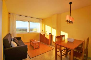 Delta Muga Piso muy cerca de la playa