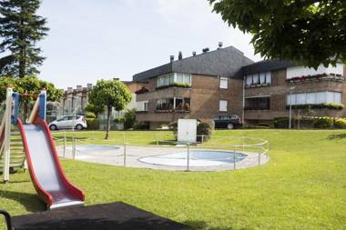 OLABIDE 2 by Smiling Rentals