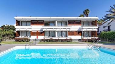 Las Nasas by Labranda