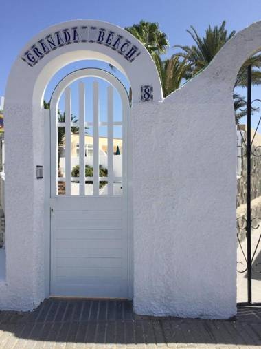 Bungalows Granada Beach