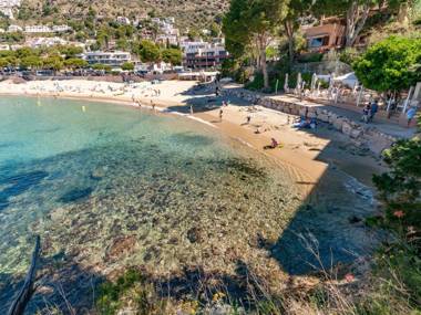 Huge Holiday Home in Catalonia with Private Swimming Pool