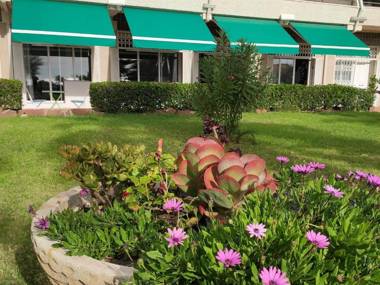 Sunrise Studio Marilyn vistas jardín y mar