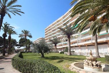 Sunrise Estudio Zebra con vistas jardín y mar