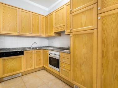 Villa with botanic garden in front of the beach