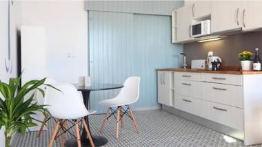 Sunrise Studio Miro vistas jardín y mar