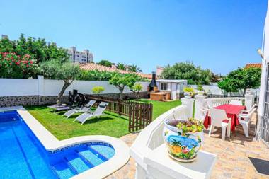 VILLA ALBADA Only Families