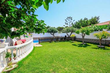 VILLA ALBADA Only Families