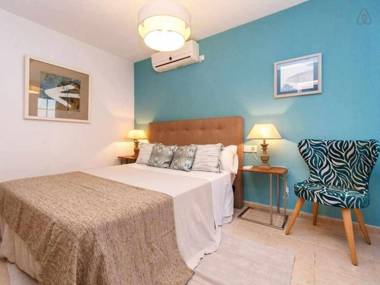 VILLA JARAMA Elegante chalet moderno cerca de la playa