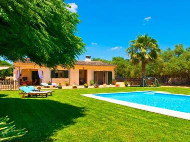 Villa Can Coll de Sencelles Sa Vileta pool and views