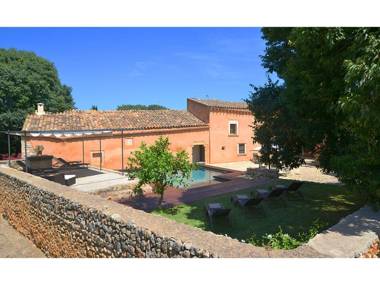 Country house from the 15th century restored with roof terrace and private pool