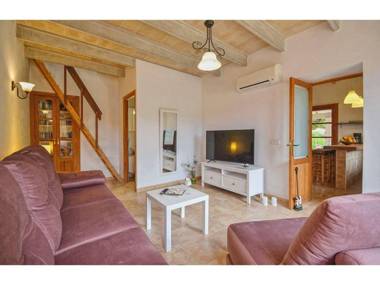 Holiday house with stunning views over the countryside with private pool