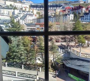 TODOSIERRANEVADA ZONA BAJA - APARTAMENTOS DE 4 DORMITORIOS - Junto a los Telecabinas