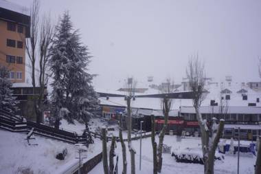 Bed and Snow Apartments