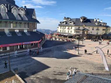 Plaza Andalucía Edificio Enebro 4-6 pax