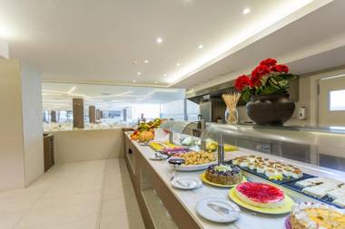 The Ibiza Twiins - 4* Sup