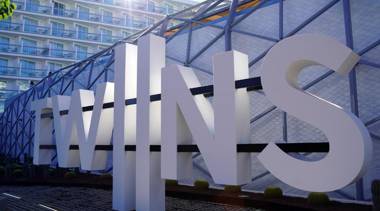 The Ibiza Twiins - 4* Sup