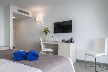 Aparthotel Esquinzo Y Monte Del Mar