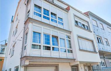 Awesome apartment in Fisterra with WiFi and 4 Bedrooms