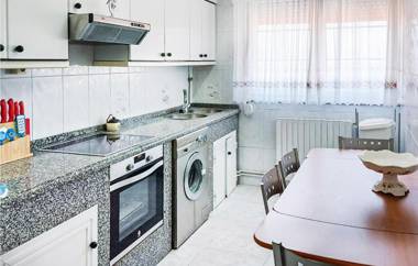 Awesome apartment in Fisterra with WiFi and 4 Bedrooms