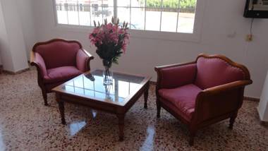 Apartamentos Cala Llonga