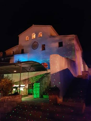 Masía Cal Simó Reservas de 1 a 4 burbujas de 6 pers de convivencia y extensivas