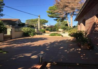 CALIFORNIA HOUSE IN CANYELLES by hlclub HUTB-15940