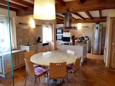 4 bedrooms house with jacuzzi and terrace at Zugarramurdi