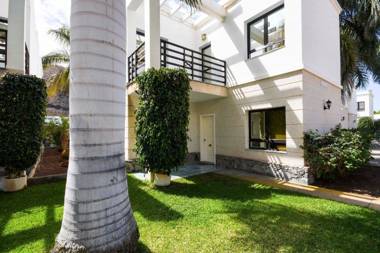 Sunshine Beach Villas