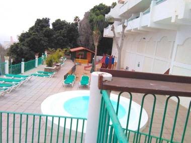 One bedroom appartement with sea view shared pool and furnished terrace at Mogan 1 km away from the beach