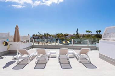 BLUE SEA II - FRONT BEACH