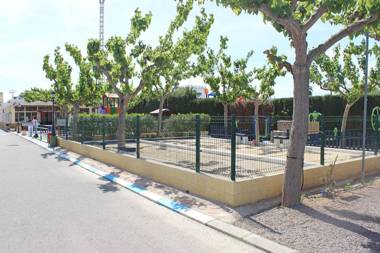 Camping y Bungalows Monmar