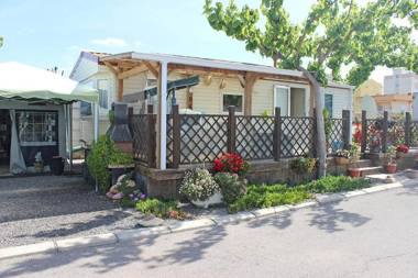 Camping y Bungalows Monmar