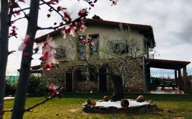 Apartamentos Rurales La Fatela