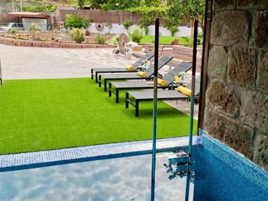 Magnificent Villa in Ingenio with Swimming Pool on an Exclusive Island