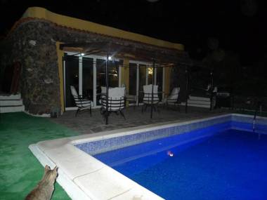 Finca Toredo Large Heated PoolHot TubBar/Games RoomGymCave Free WiFi