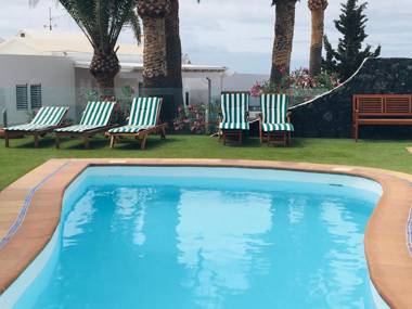 Apartamentos Anjomacar II