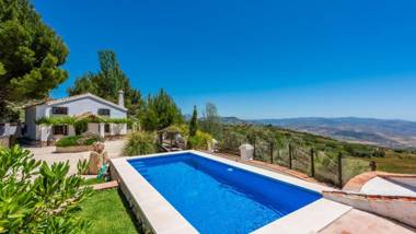 Villa Las Gayumbas Villanueva de la Concepcion by Ruralidays