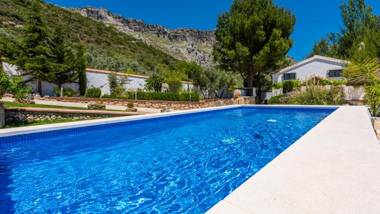 Villa Las Gayumbas Villanueva de la Concepcion by Ruralidays